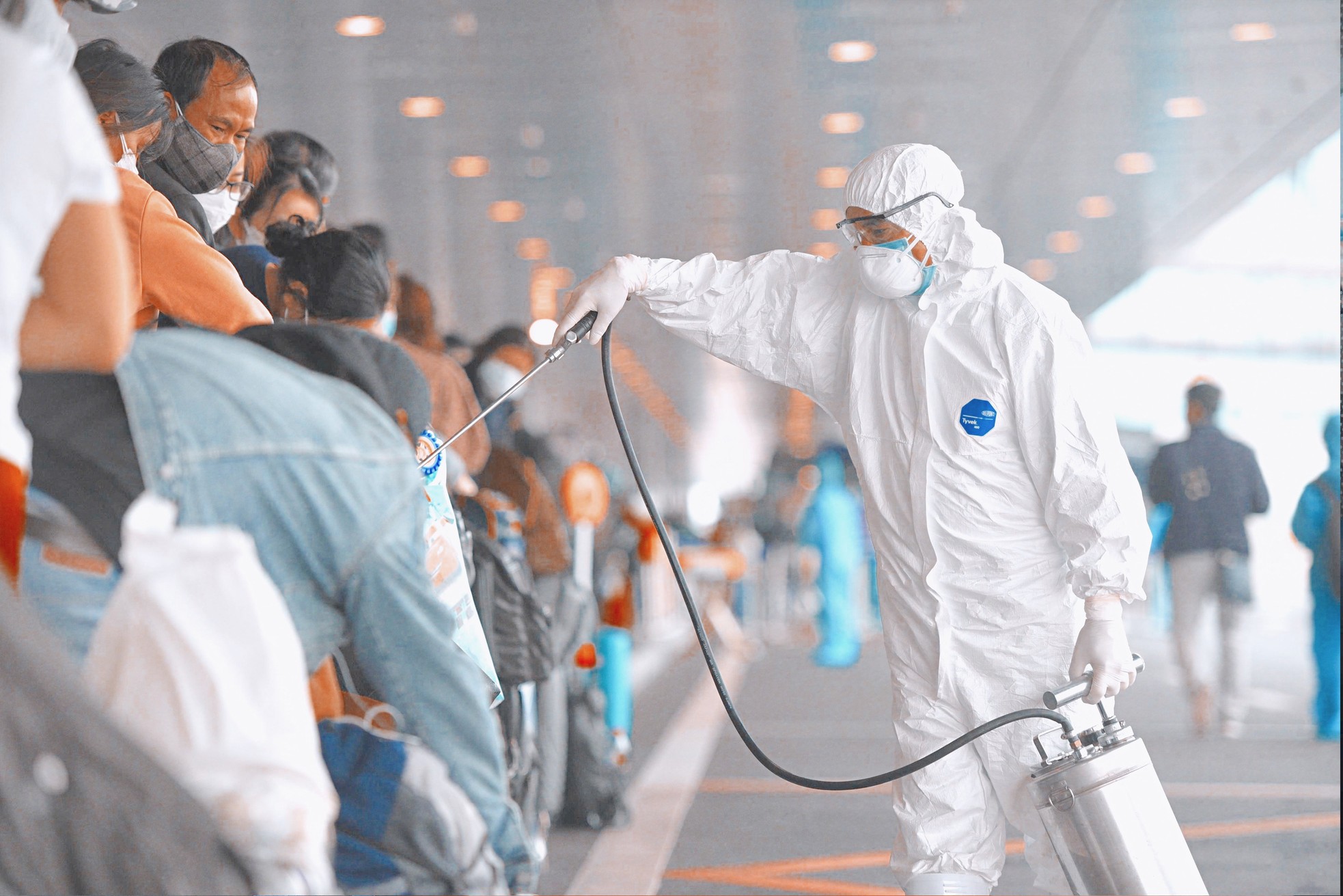 Đón người Việt từ vùng dịch: 'Mình không làm thì ai làm?' ảnh 8