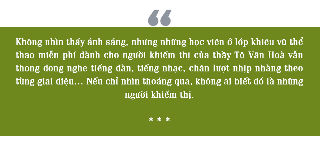 Khiêu vũ không cần mở mắt ảnh 1
