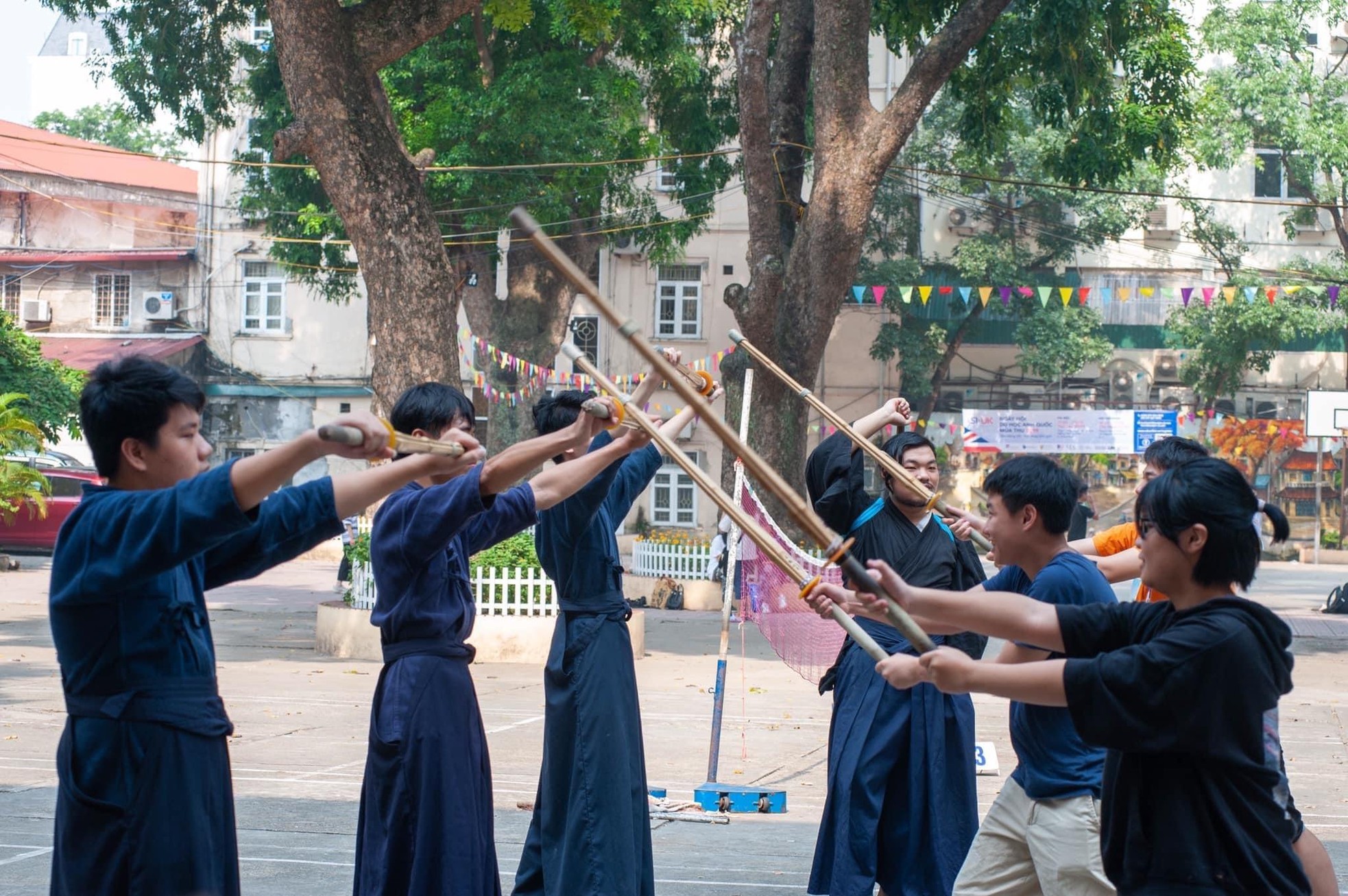 Trường công: Muốn học sinh toàn diện, thầy cô phải toàn diện ảnh 10