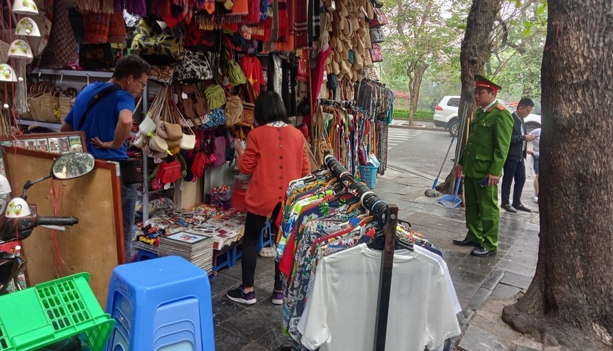 Văn hóa Thủ đô nhìn từ vỉa hè, lòng đường ảnh 4