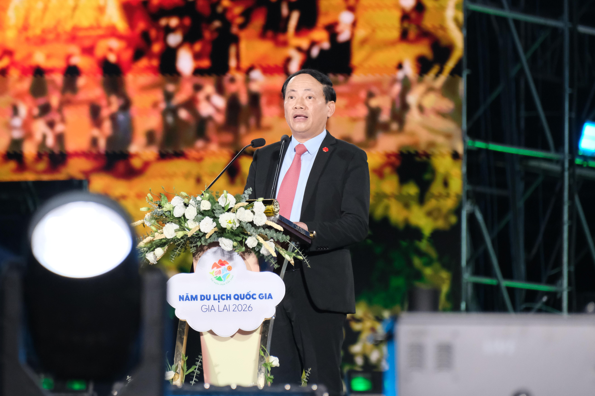 Gia Lai mở màn Năm Du lịch Quốc gia 2026 bằng Mega Concert mang dấu ấn vũ trụ “Say Hi” của DatVietVAC ảnh 4