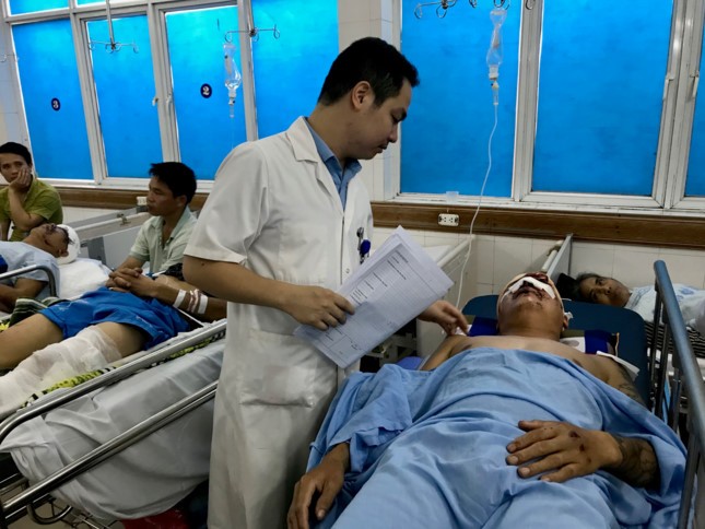 Đằng sau những cái cụng ly uống... chất độc ảnh 2