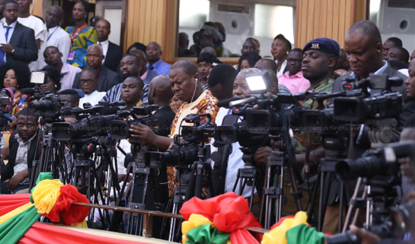 Nhìn lại 200 năm phát triển truyền thông Mỹ ảnh 3