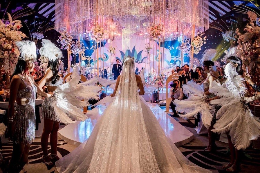 Cưới ở Nam Phú Quốc - Bạn chọn không gian cổ tích lãng mạn hay sang trọng hiện đại? ảnh 3