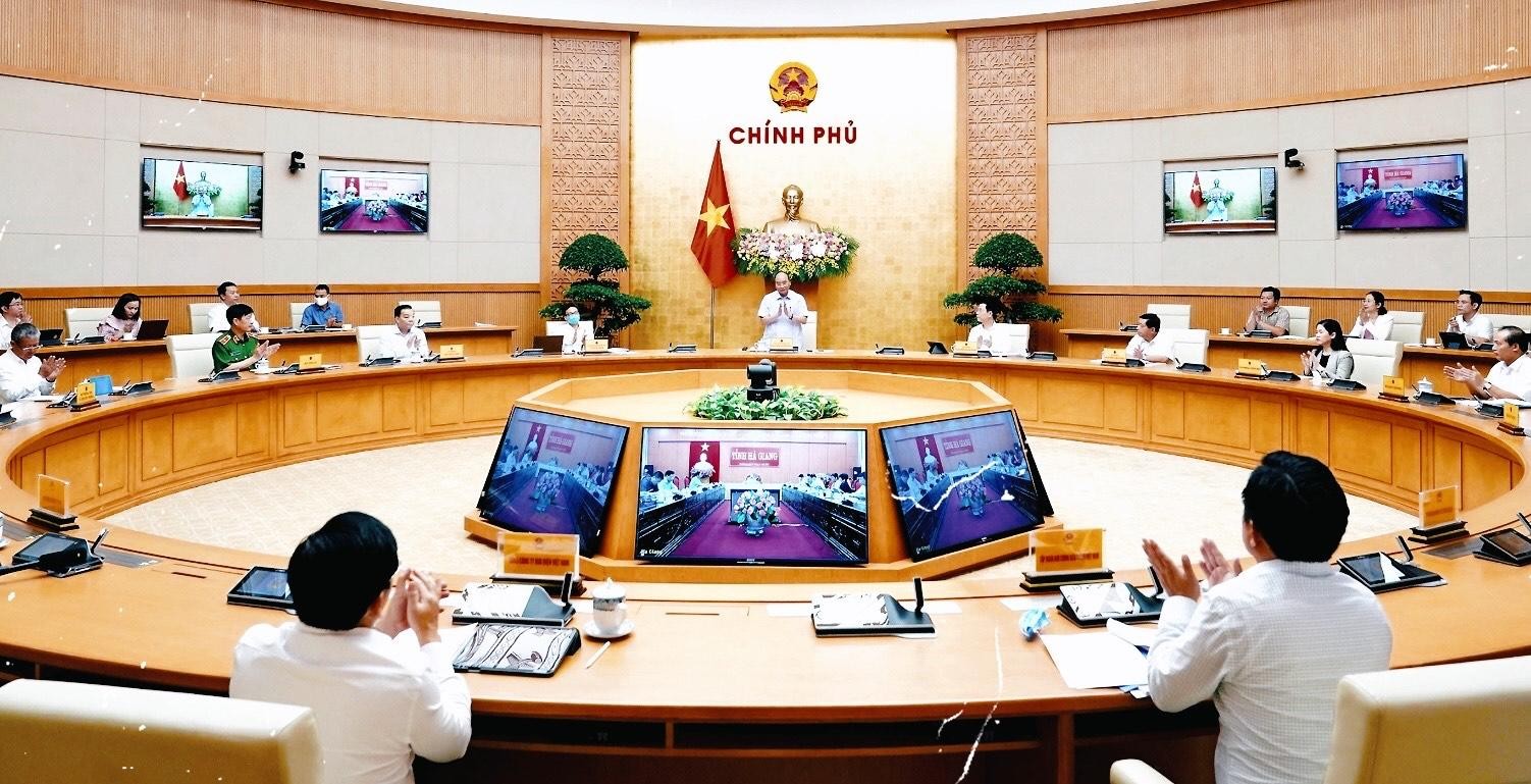 Chuyển đổi số là hướng tới chính quyền số, kinh tế số và xã hội số ảnh 2