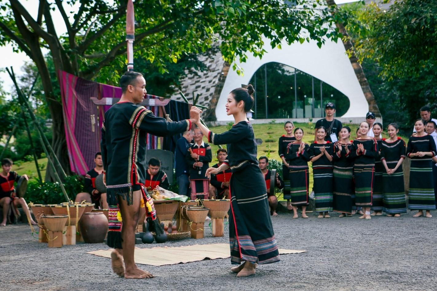 'Cùng Tỉnh thức và Biết ơn' với Trung Nguyên Legend ảnh 2