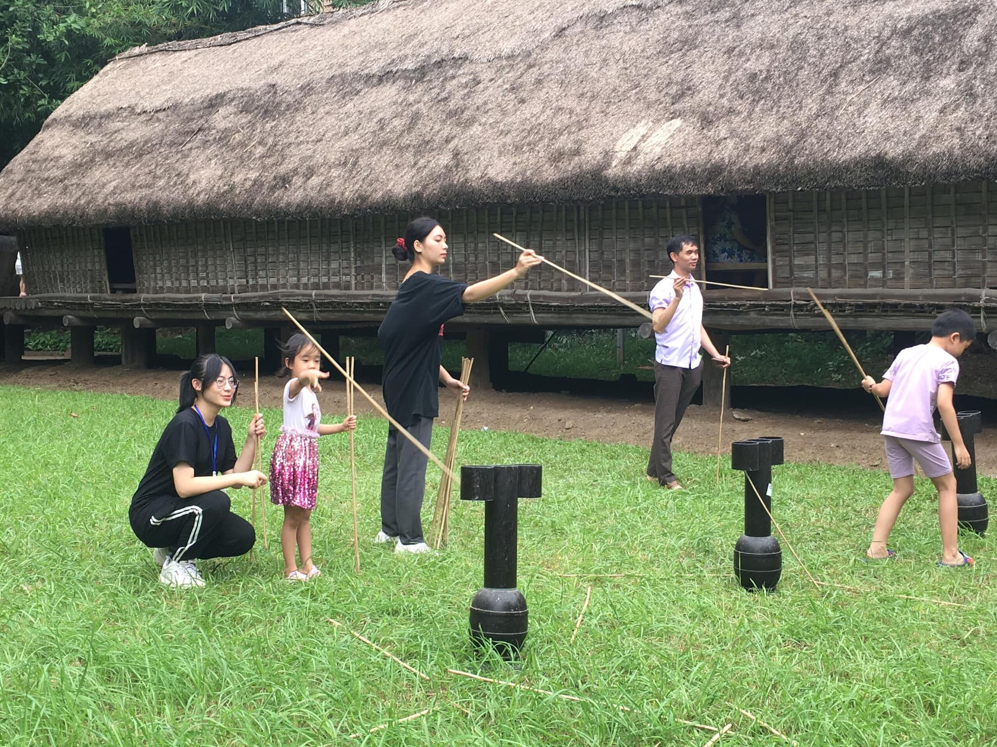 Kể chuyện văn hóa bằng trò chơi dân gian - Bài 5: Trò chơi dân gian là 'đại sứ' kết nối nền văn hóa ảnh 3