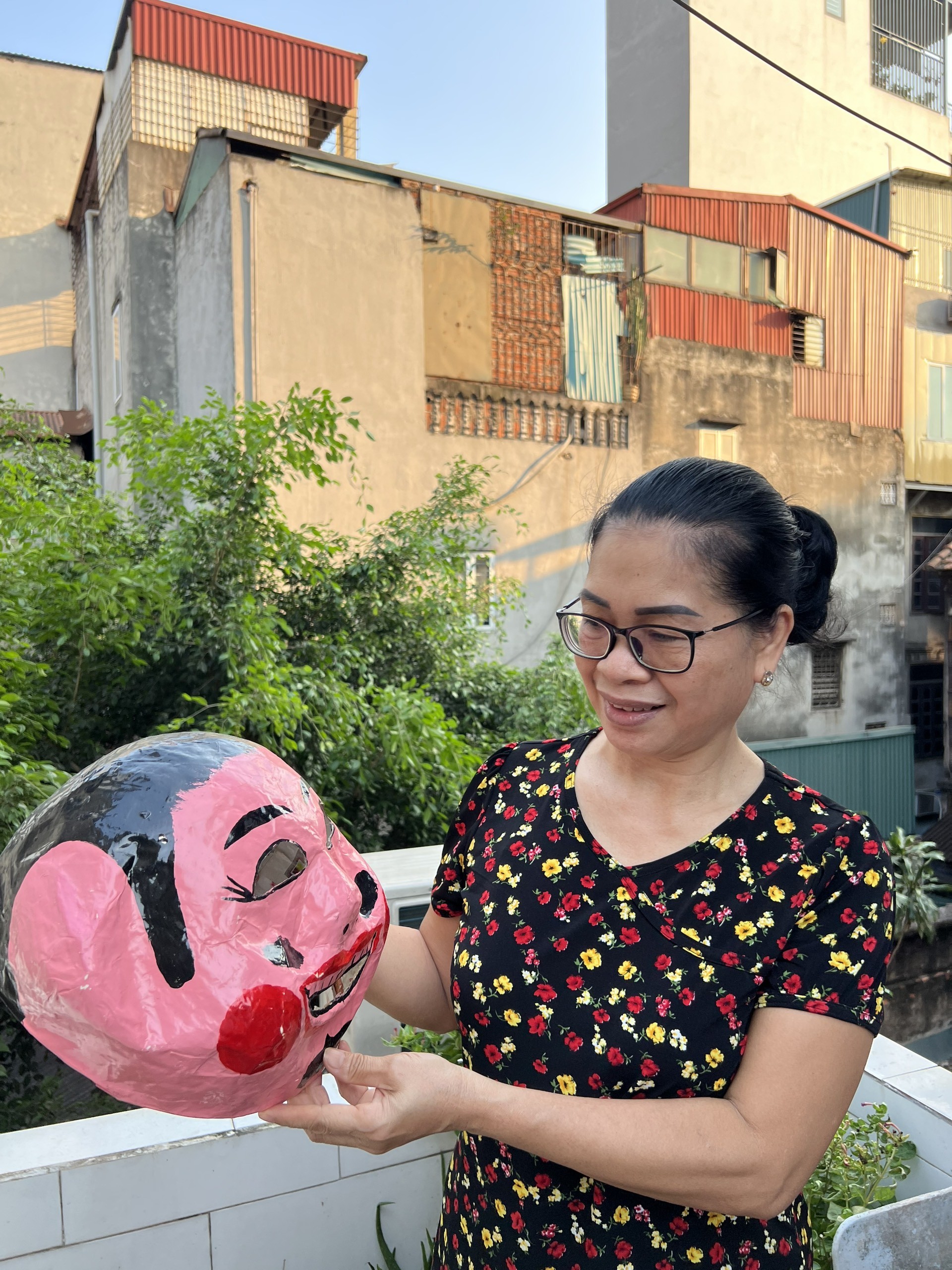 Kể chuyện văn hóa bằng trò chơi dân gian - Bài 1: Chút hồn sót lại của mặt nạ giấy bồi Hà Thành ảnh 5