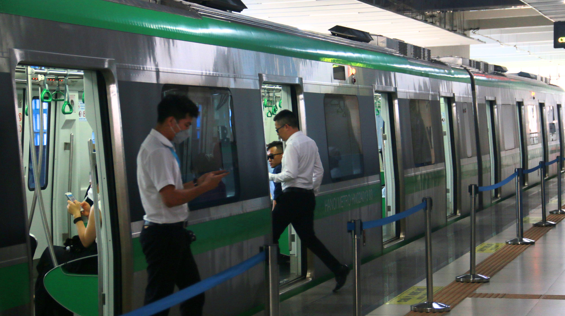 Bước chuyển mình của giao thông công cộng Hà Nội - Bài 1: Đường sắt thay đổi văn hóa giao thông ảnh 8