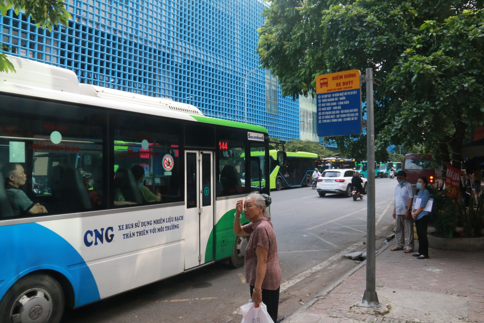 Bước chuyển mình của giao thông công cộng Hà Nội - Bài 4: Những điểm trừ cần xóa sổ ảnh 4