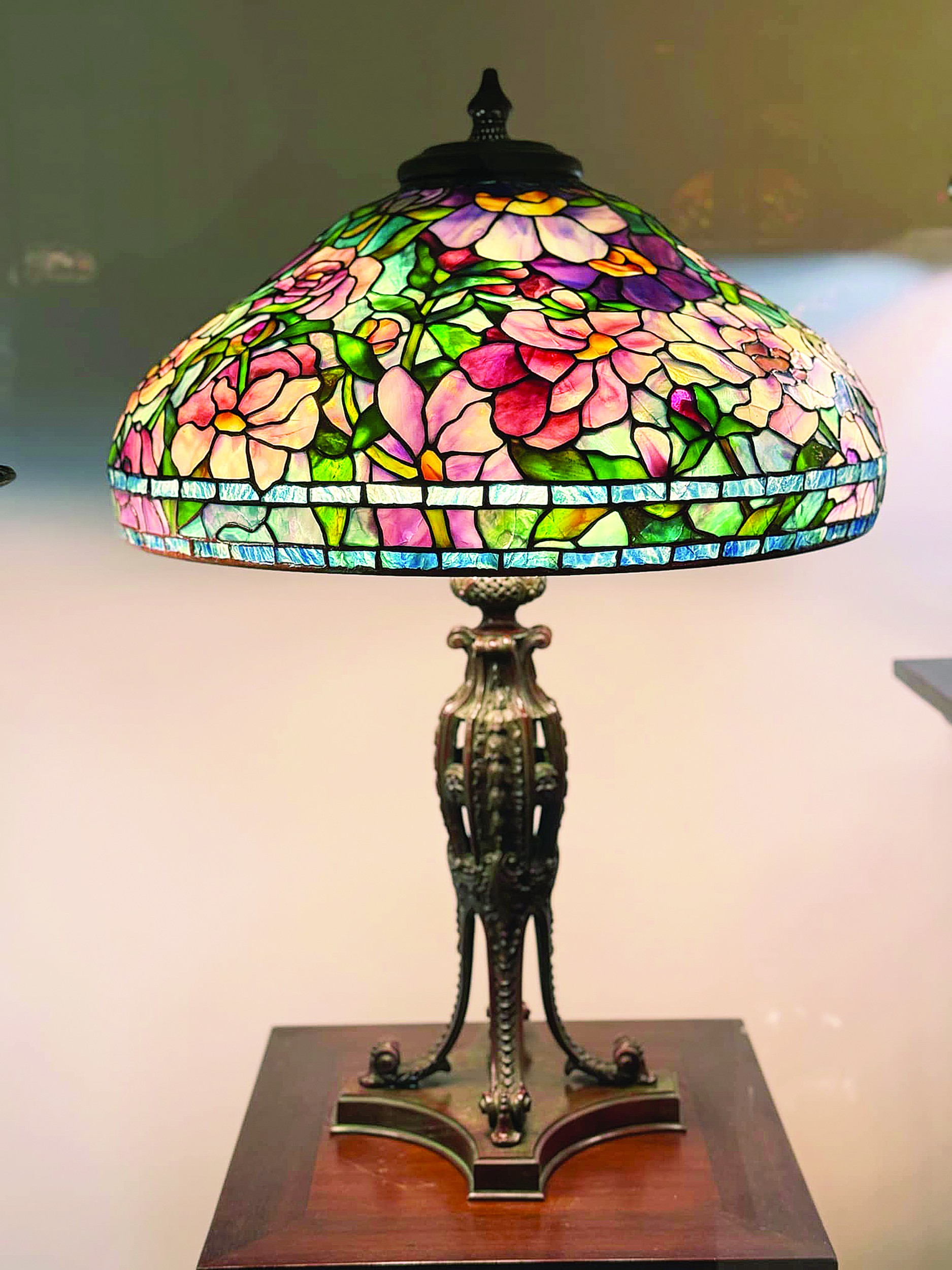 Điểm đến nghệ thuật: Bảo tàng Nghệ thuật Kính màu đầu tiên tại Việt Nam ảnh 10