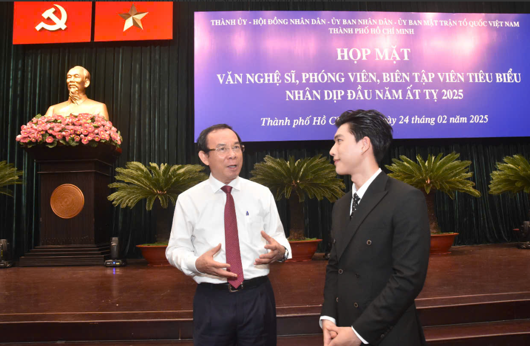 Nghệ thuật Việt vươn xa từ nền tảng tri thức ảnh 3