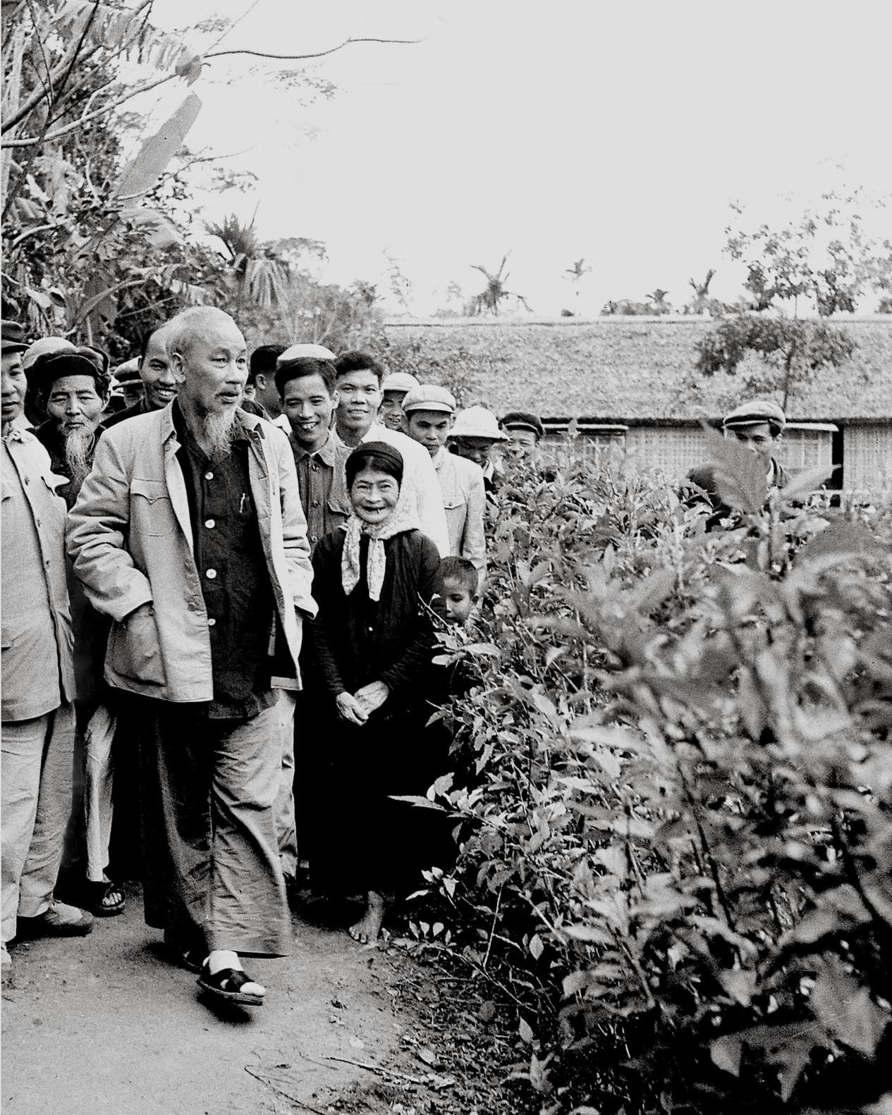 Người chép sử bằng ảnh ảnh 9