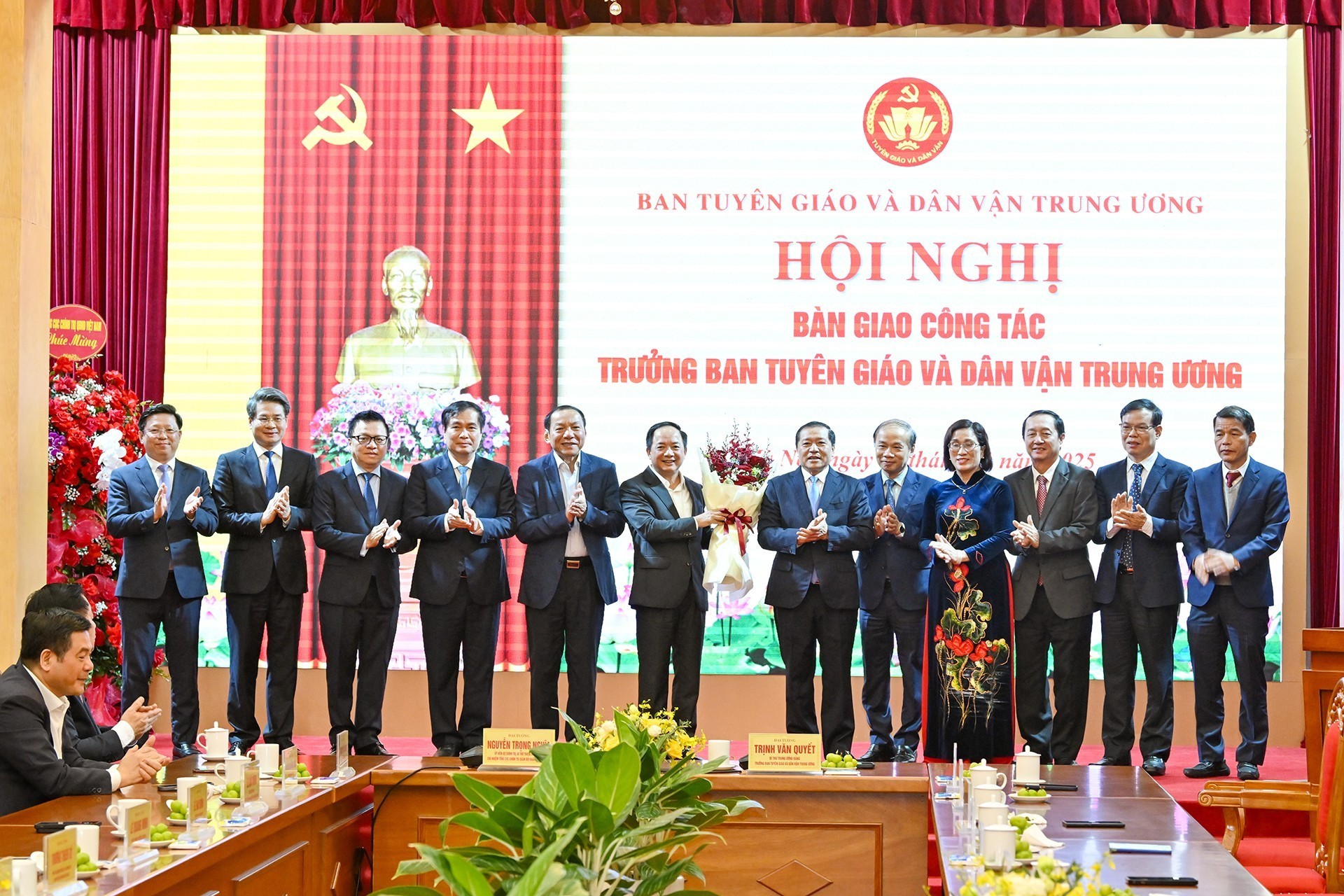 Bồi đắp niềm tin và khát vọng phát triển đất nước phồn vinh, văn minh, hạnh phúc ảnh 2