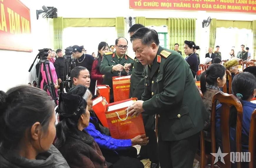 Xây dựng Đảng bộ Quân đội mẫu mực, tiêu biểu, ngang tầm nhiệm vụ ảnh 2