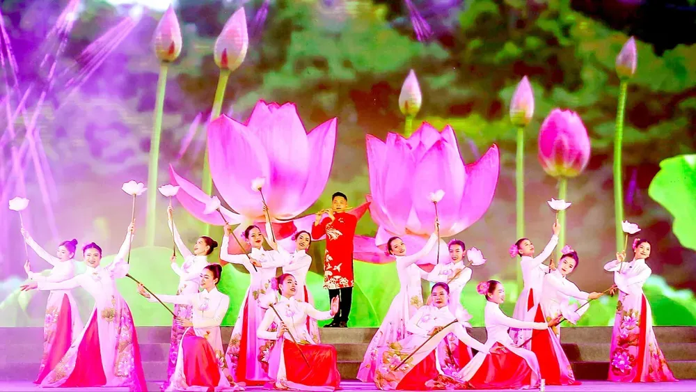 Giữ lửa văn hóa, đắp lũy đại đoàn kết - Bài 3: Sức mạnh thức tỉnh lòng dân từ những trang sách quý ảnh 3