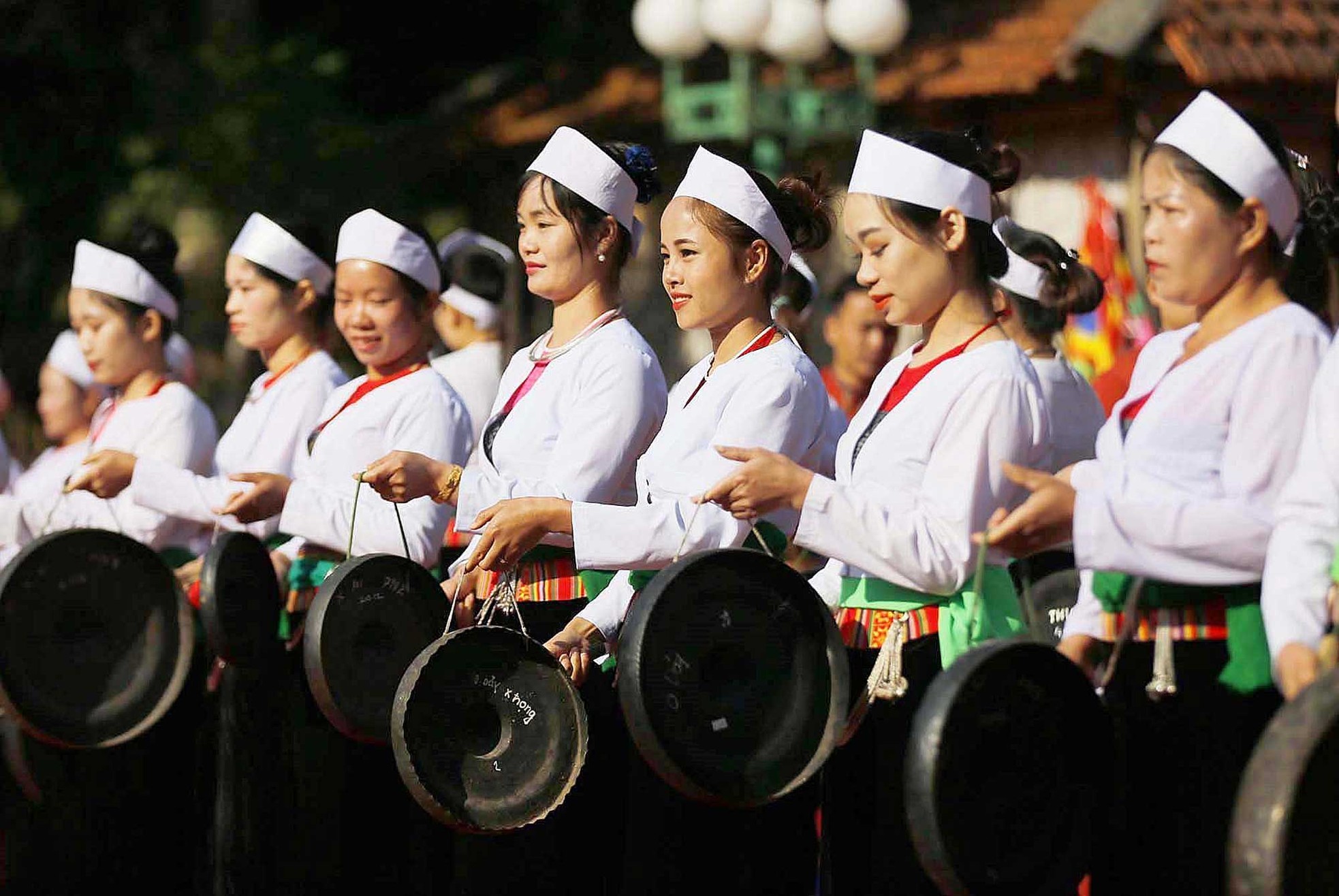 Bảo vệ nền tảng tư tưởng của Đảng trên mặt trận văn hóa, truyền thông trong thời đại số - Bài 5: Bảo vệ - Kiến tạo – Dẫn dắt: Xây dựng năng lực tự chủ tư tưởng, văn hóa trong kỷ nguyên mới ảnh 10