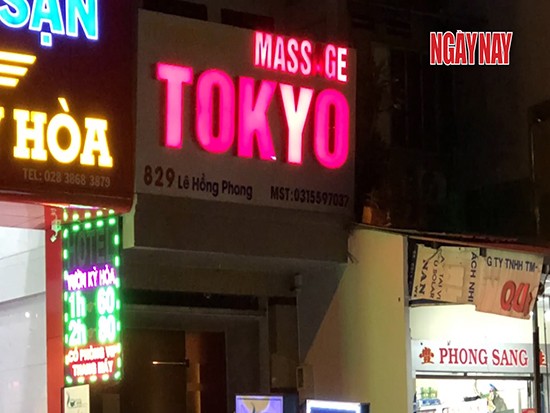 Tiệm massage Tokyo - 1 trong các tiệm massage sẵn sàng chiều khách tới bến ở quận 10. Ảnh: Cắt từ clip