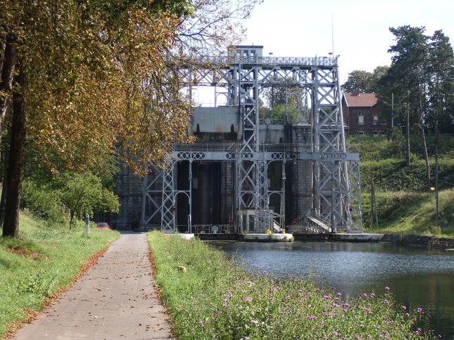 Âu tàu Canal du Centre - ảnh 3