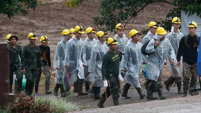 Toàn cảnh ngày cuối chiến dịch giải cứu nạn nhân hang Tham Luang - ảnh 2