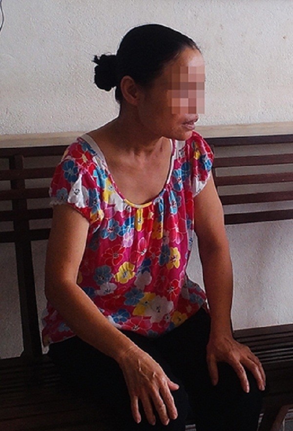Bé trai 5 tuổi bị mẹ và nhân tình đánh gãy xương sườn ở Hòa Bình - ảnh 2