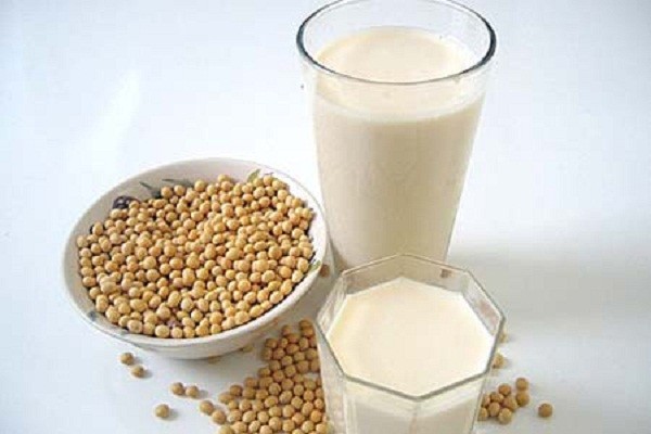 Sữa đậu nành chẳng khác nào thuốc độc với những người mắc bệnh này - ảnh 1