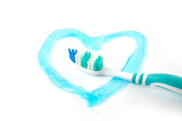 4 tác hại ghê gớm phải biết khi dùng nhiều kem đánh răng - ảnh 3