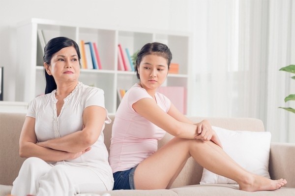 Mẹ chồng ném đồ, từ mặt con dâu chỉ vì tiền sắm tết - ảnh 1