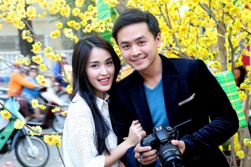 Tú Vi - Văn Anh bị đuổi khi đến xem chương trình Cười Xuyên Việt - ảnh 1