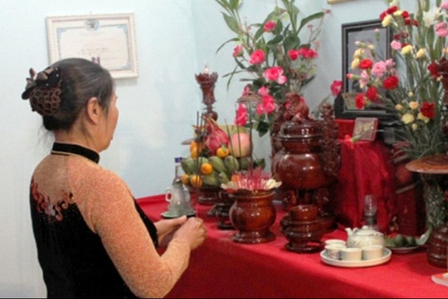 Con gái thờ cúng bố mẹ đẻ tại nhà chồng có phạm điều cấm kỵ? - ảnh 1