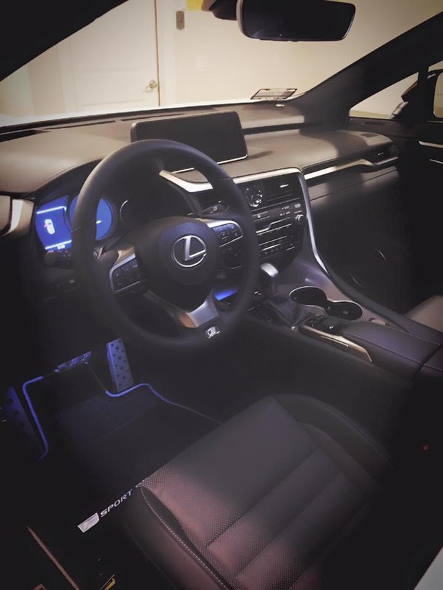 Ngọc Quyên 'tậu' xế hộp Lexus sau scandal sóng gió hôn nhân - ảnh 6