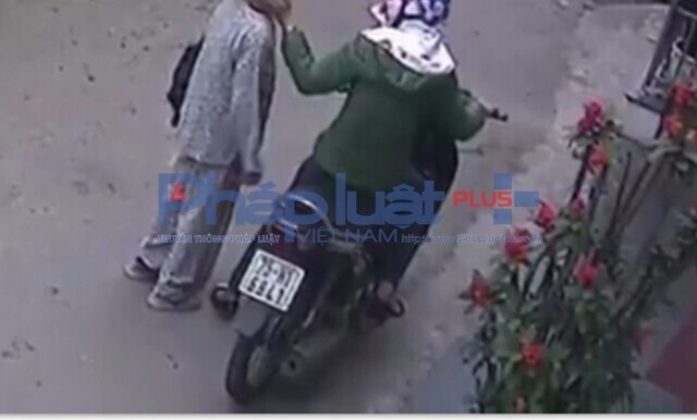 Huế: Đối tượng 'thôi miên' cụ bà 79 tuổi rồi cướp tài sản - ảnh 1