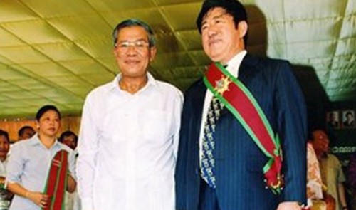 Đội cảnh vệ trang bị xe tăng, trực thăng của Thủ tướng Hun Sen - ảnh 1