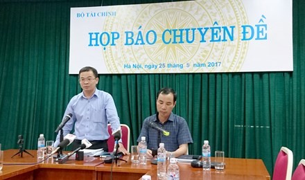 Cấm cơ quan nhà nước nhận xe biếu tặng vượt chuẩn - ảnh 1