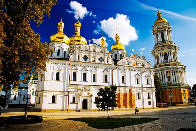 Đâu là tên của một tu viện lớn ở Ukraine?