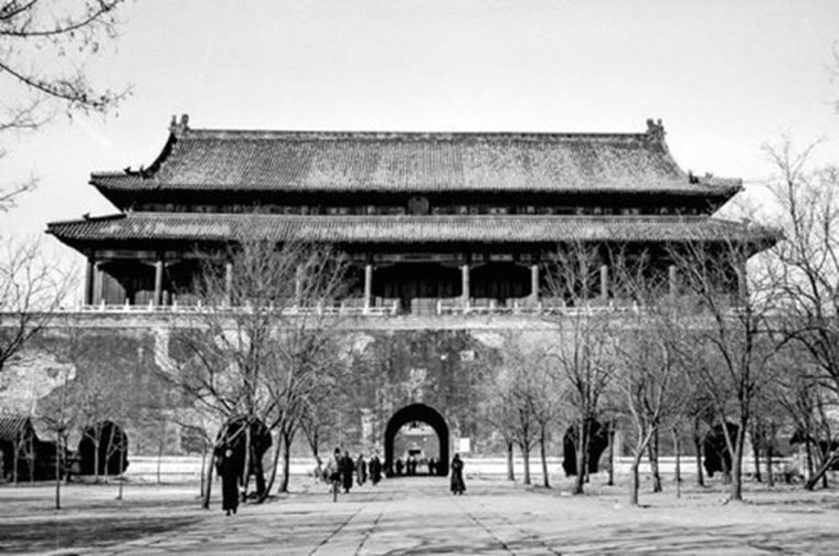 Vua nào đặt tên Thăng Long?