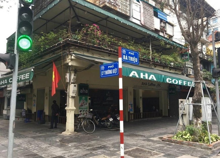Hà Nội trong ngày đầu đóng cửa quán ăn đường phố, trà đá vỉa hè ảnh 9