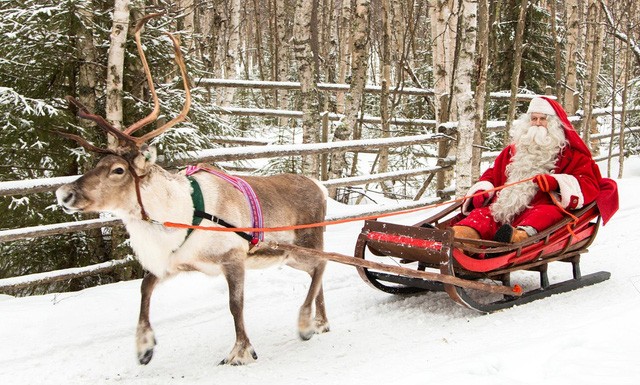 Theo truyền thuyết, ông già Noel đầu tiên sống ở đâu?