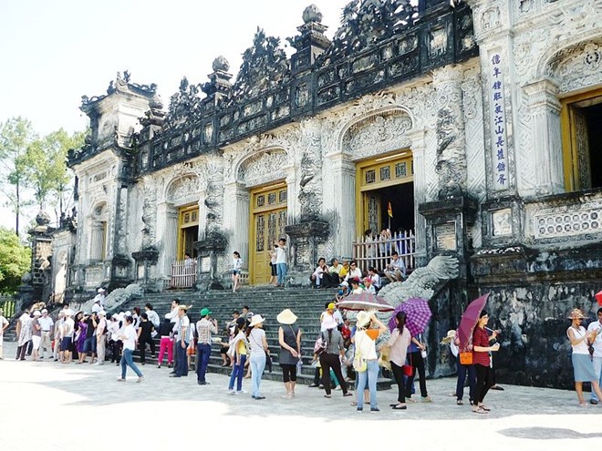 Ai chỉ huy xây dựng lăng Khải Định?