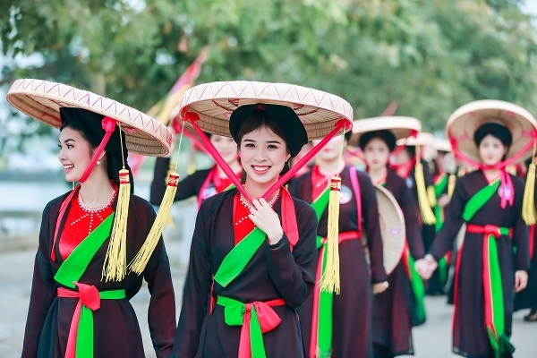 Nhã nhạc cung đình Huế và Dân ca Quan họ là di sản văn hóa phi vật thể thế giới ở Việt Nam đúng hay sai?