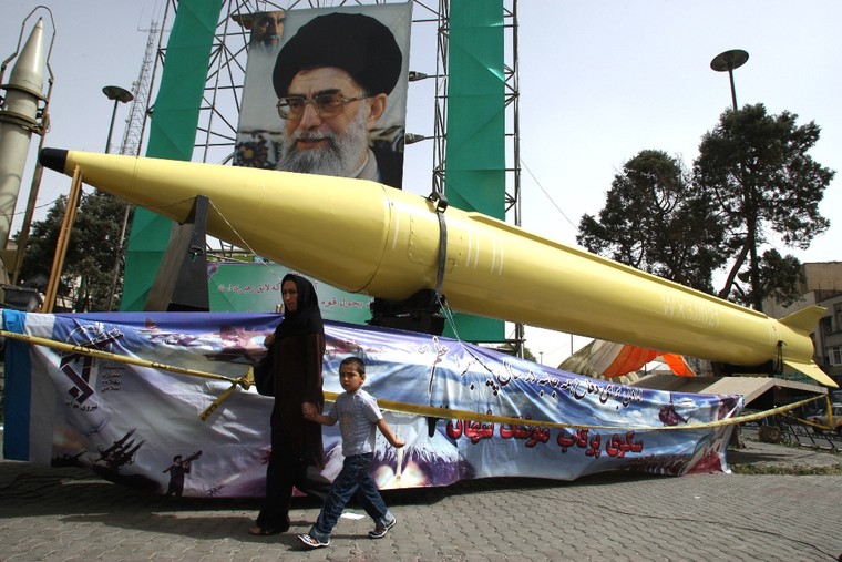 Iran - Nền dân chủ thần quyền ảnh 2
