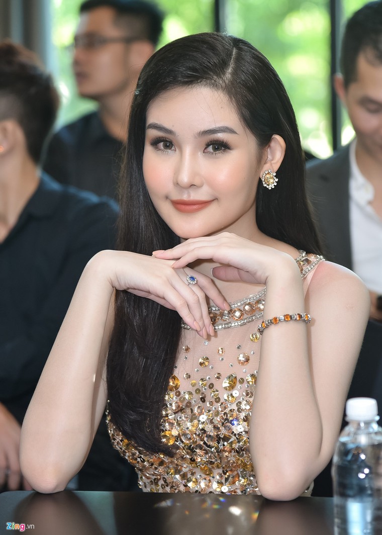 Đỗ Mỹ Linh, Huyền My đọ sắc Hoa hậu đẹp nhất thế giới ở Sài Gòn ảnh 16