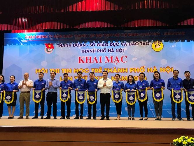 Gần 500 thí sinh tranh tài tại Hội thi tin học trẻ TP Hà Nội ảnh 1