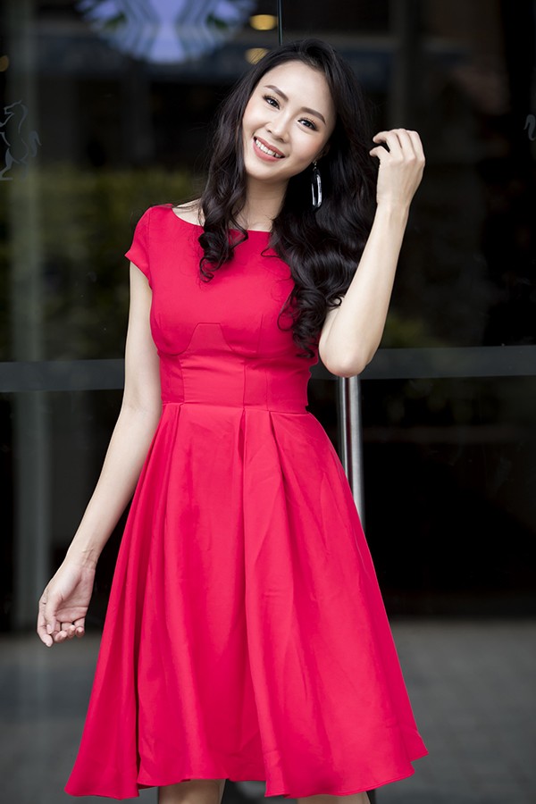 10 mẫu váy công sở hợp mốt cho nàng đón hè ảnh 4