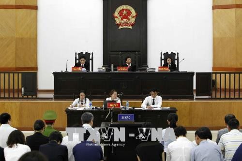 Vợ bị cáo Nguyễn Xuân Sơn xin khắc phục hậu quả để giảm tội ảnh 1