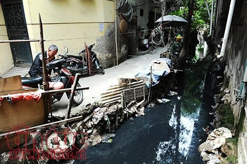 Sống mòn bên những dòng kênh chết giữa Thủ đô ảnh 8