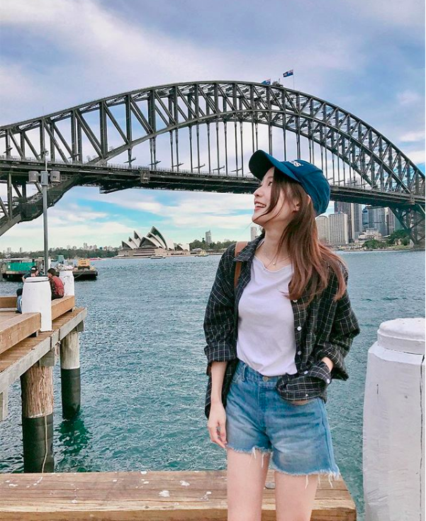 Nghỉ lễ đi biển, cứ lên đồ với 5 combo này thì chụp ảnh 'sống ảo' chỉ có đẹp trở lên ảnh 22