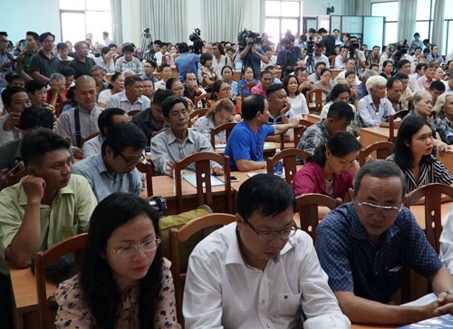 Buổi tiếp xúc cử tri ở quận 2 'nóng' vì vụ Thủ Thiêm ảnh 1