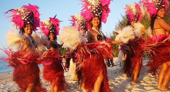 Hòn đảo kỳ lạ nơi con trai được các đàn chị dạy 'yêu' từ độ tuổi 13 ảnh 1