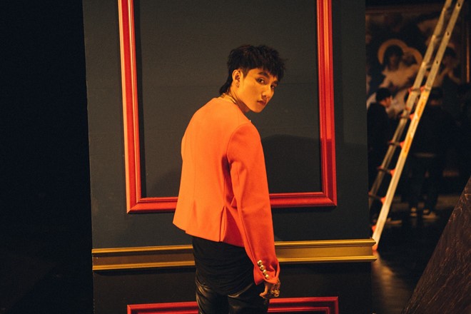 Sơn Tùng 'đốt' tranh Đức Mẹ sầu bi gây tranh cãi, Giáo phận Sài Gòn nói gì? ảnh 1